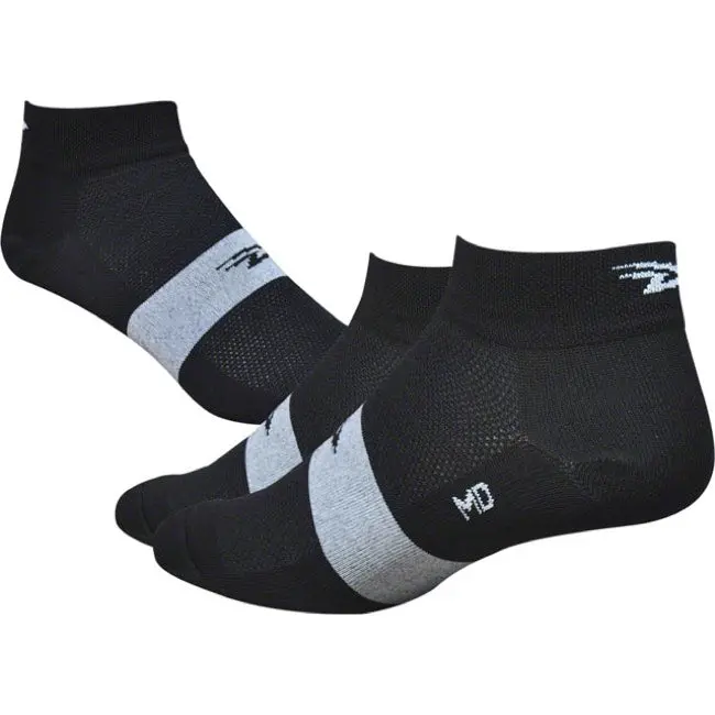 Aireator 1-Inch Handlebar Grip – Black & White Stripe 1