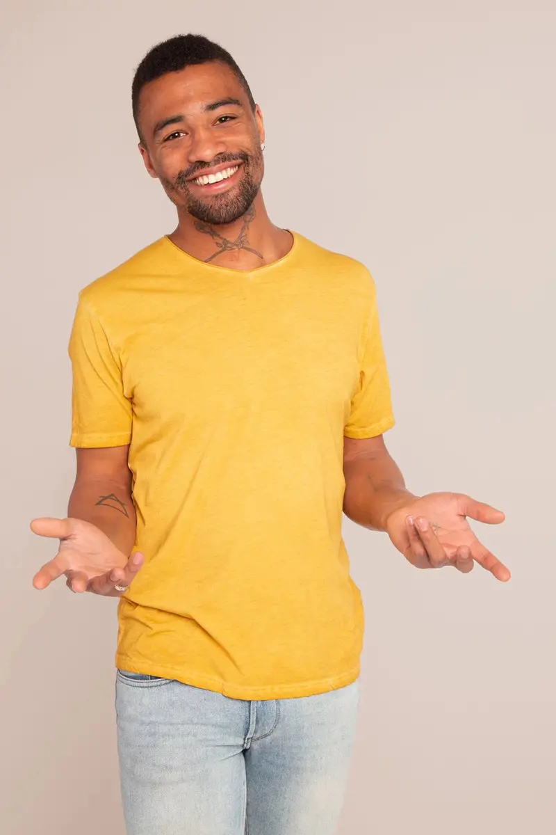 Anonym Milow V-Neck Cotton T-Shirt In Bright Yellow 1