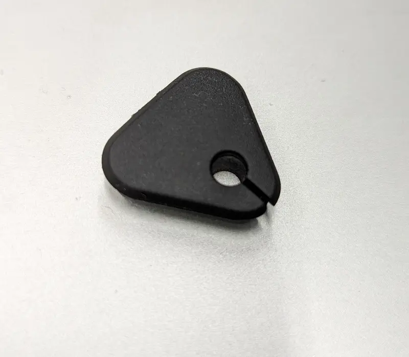Axs-Compatible Top Tube Rubber Grommet – Single-Hole Design (Model 81094) 1