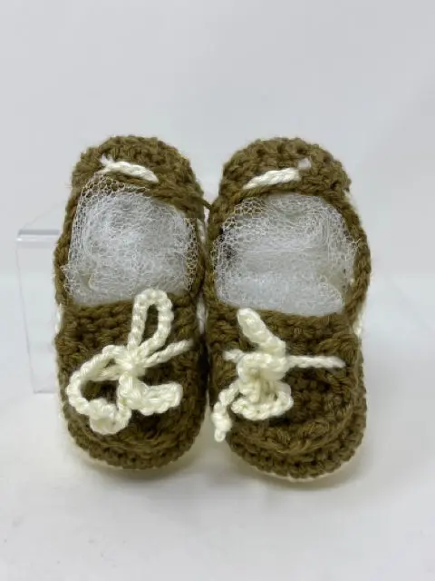 Brown Crocheted Acrylic Deck Shoes – Size 2 Years 1
