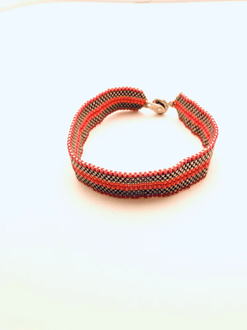 Pink Zipper-Style Beaded Bracelet – Playful & Textured 1