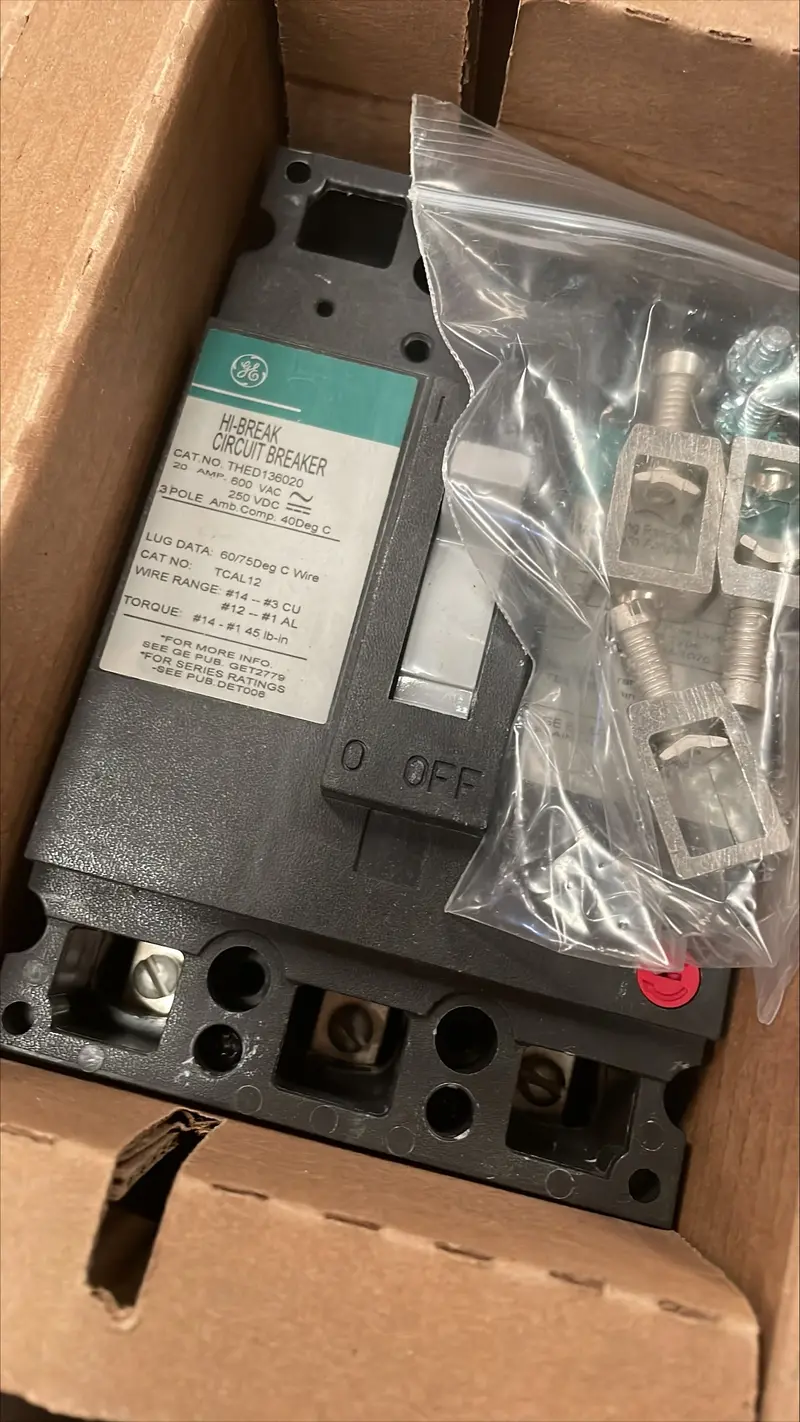 Schneider Qdl3200 200-Amp Triple-Pole Square D Breaker – New Surplus 1