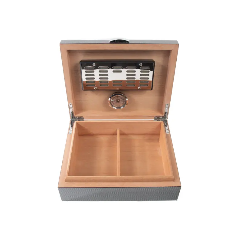 The Carter Premium Carbon Fiber Cigar Humidor – Travel Ready 1