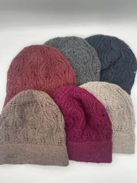 Wool Botanical Leaf–Design Knit Hat 1